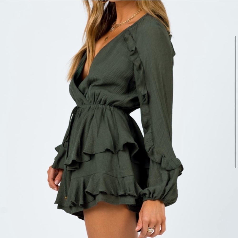 Princess Polly Ruffled Romper - Picture 3 of 6